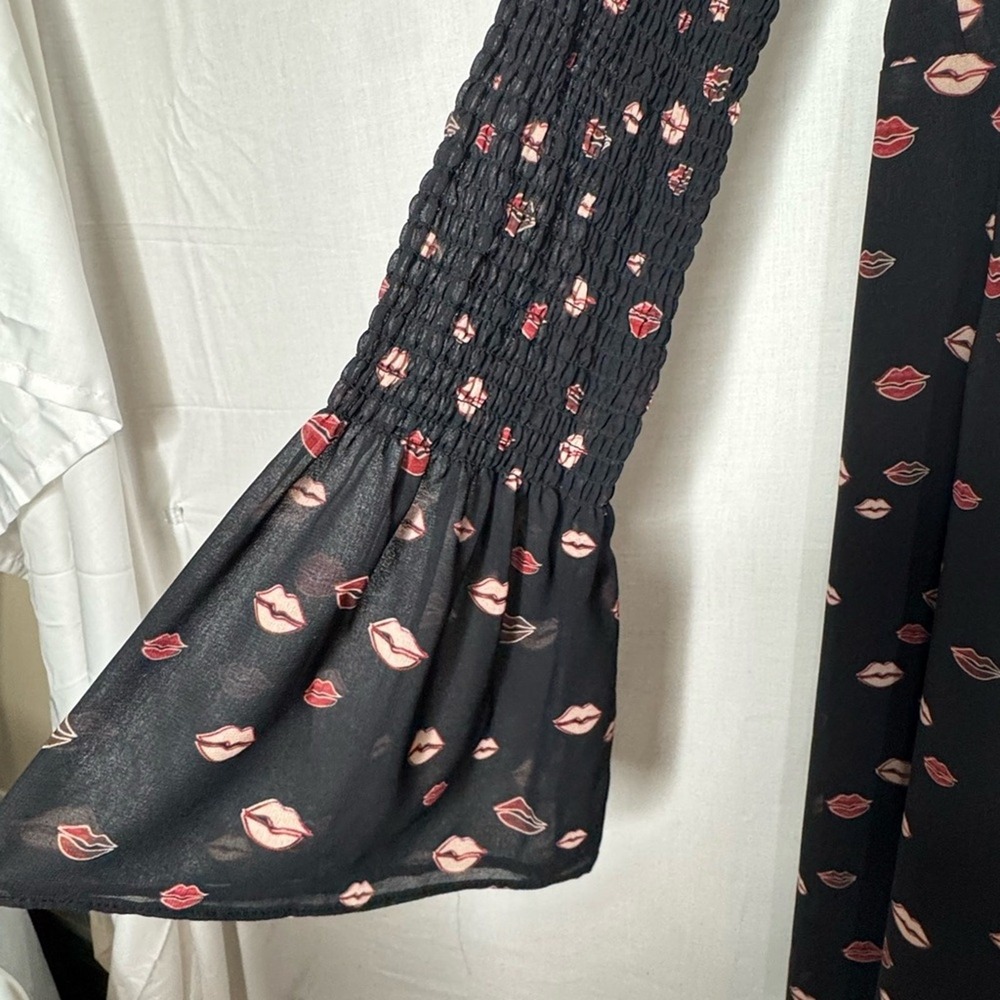 Hutch Womens Red Lips Kiss‎ Wrap Midi Dress Sz XL Novelty Velvet Smocked Sheer - Picture 4 of 12